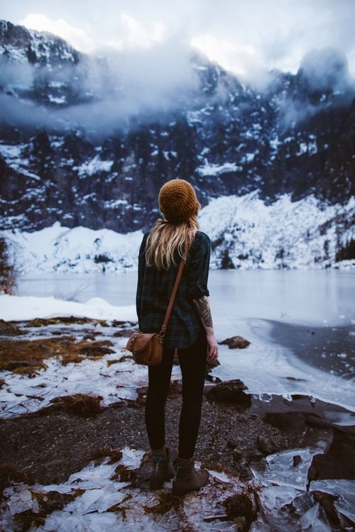 Растворяясь в свете огоньков