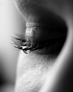 струится сон из под ресниц