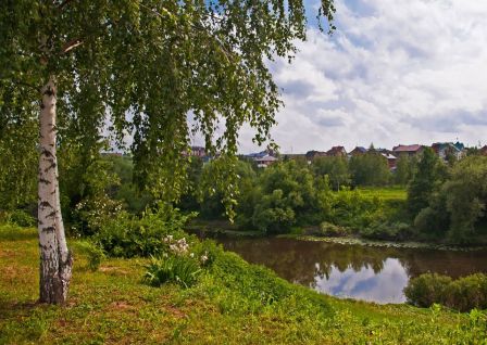 Перчатка брошена на пол...