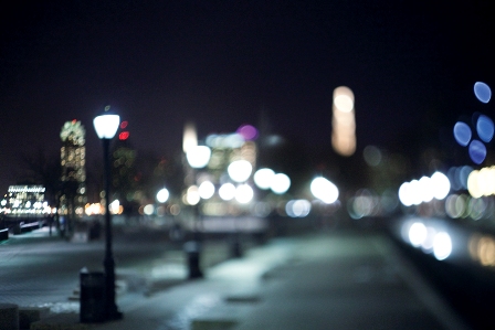 Этот спящий чужой... Город...