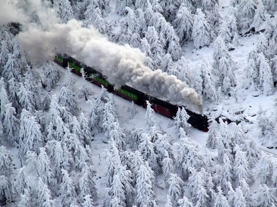 Бесконечно летит...