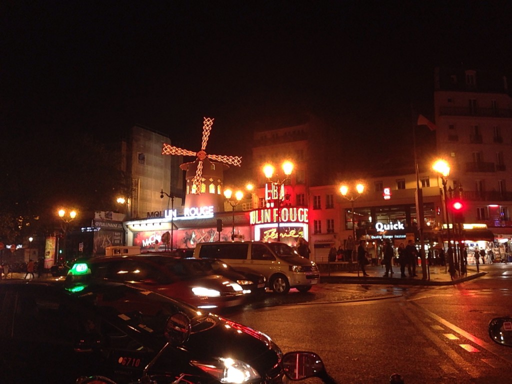 Я гуляю по Парижу