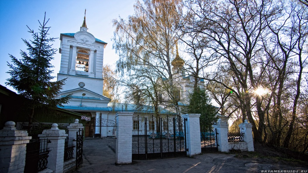 Церковь троицы живоначальной ул каманина 2 фото