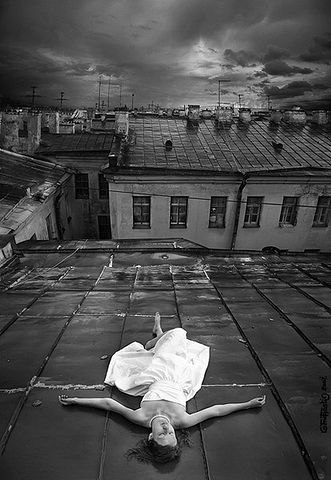 по лестнице...