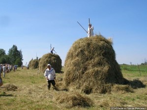Все уехали в город