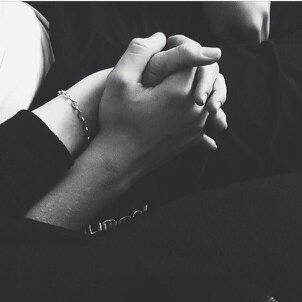 Не отпущу руки...