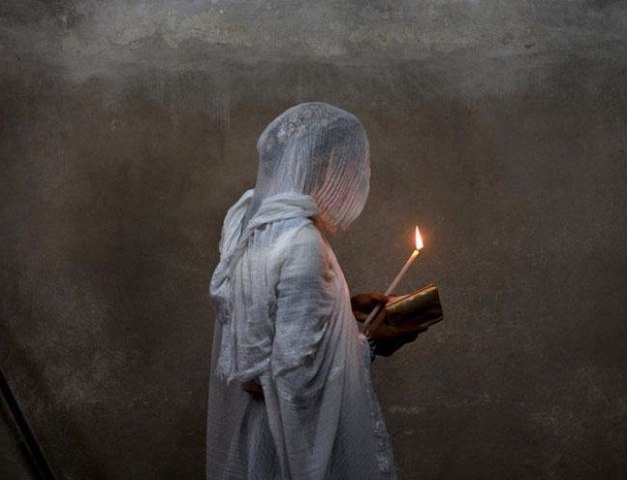 И снова я Тебе молюсь...