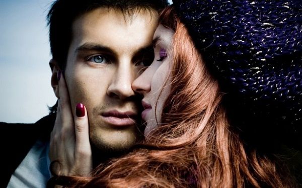 Я прижалась губами к колючей щеке