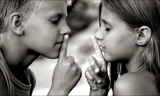 Есть пыль в словах бездушных