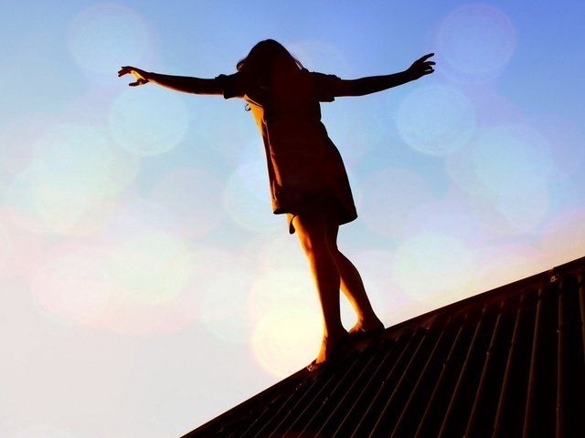 я вижу каменный портрет