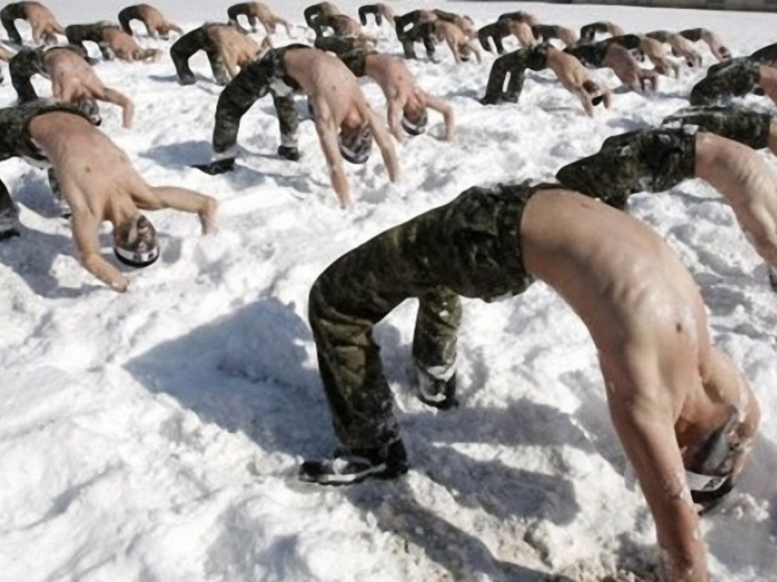 армия голых людей фото 67