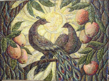 За каменной стеной