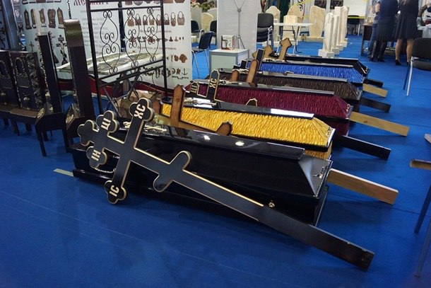 В Крыму прошла выставка гробов