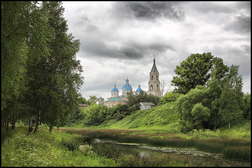 Снова вижу я край свой заброшенный