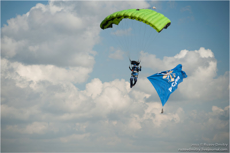 Мне снилось, будто Пушкин с парашютом... Шутка-