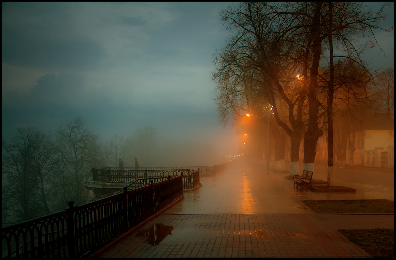 Был вечер пуст. Город в тумане. Туманный город. Туманная осень в городе. Туманное утро в городе.