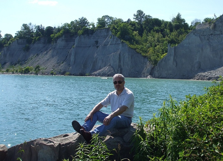 Сборник стихов В туманах тают голоса