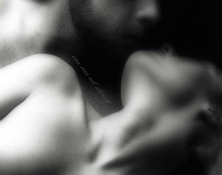 Согретая теплом любовным затихаю