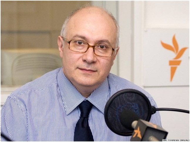 Почему лицо не симметричное