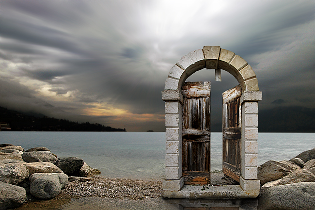 Невидаль белая крашена в серое...