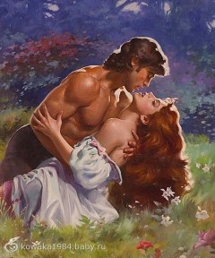 На цветущей поляне из клевера