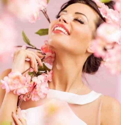 Живу любовью неземною!