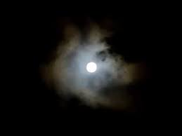 В свете Луны - фонари не включают...