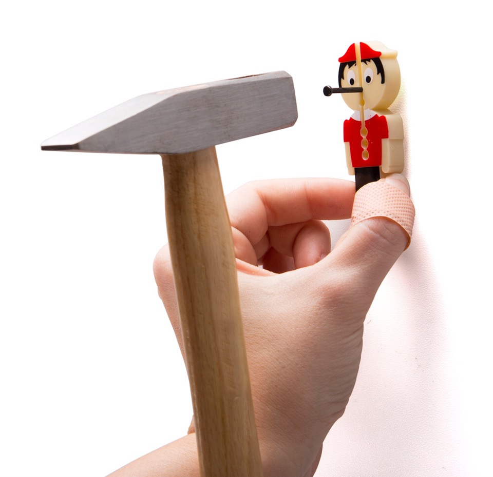 Горе плотник