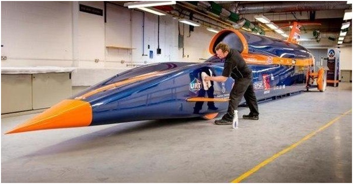 Bloodhound - машина, способная разгоняться до 1600