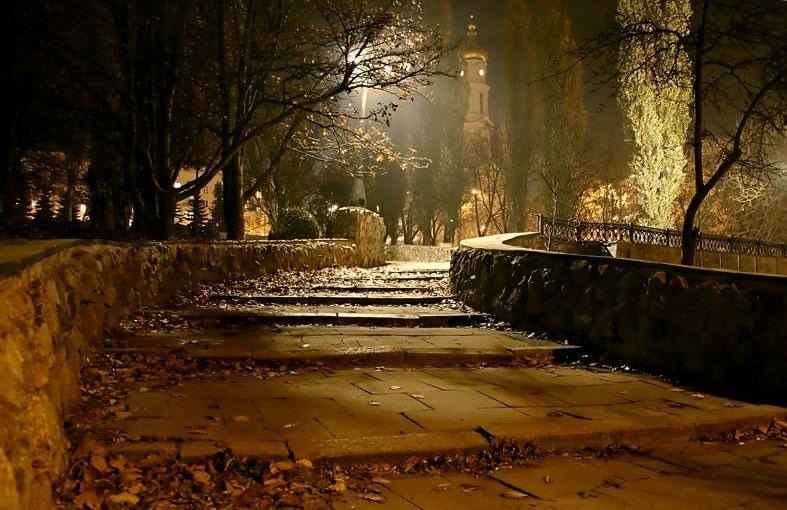 Тема поздней вечером. Осенний вечер в скромном Городке. Фото жизнь поздняя осень дождь вечер Москва. Прощание осенним вечером фото.