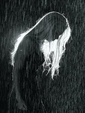 Моя муза стояла и плакала!