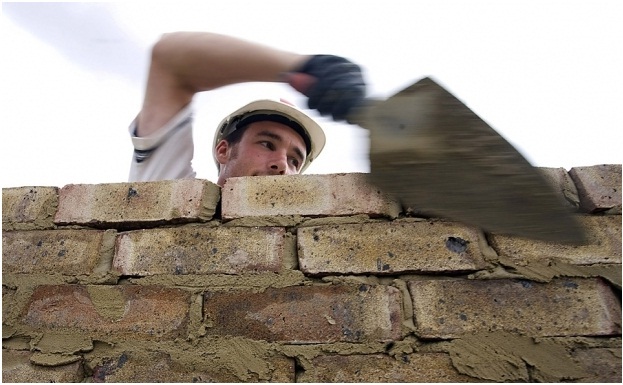 Зарплата кирпичами