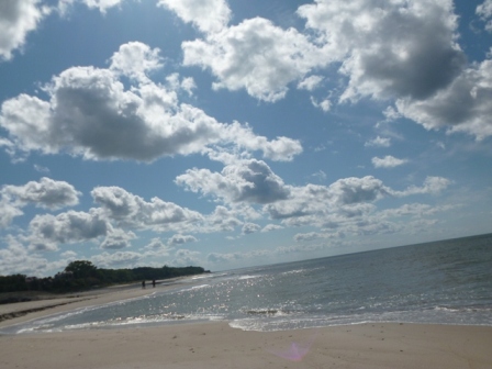 Читать стихи под шелест волн