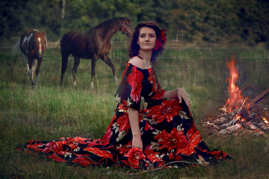 Песня цыганка черная. Красивые цыганки. Цыганский табор с лошадьми. Цыганская природа. Цыганка фотосессия.