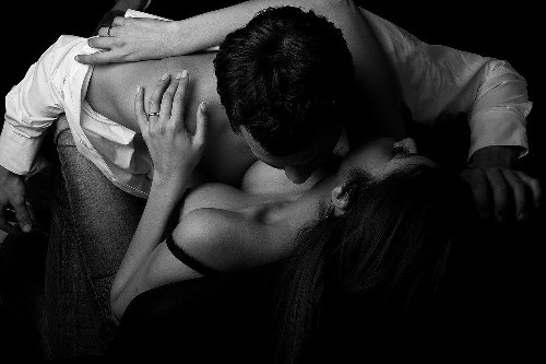 Муза танец любви для поэта... дарит...