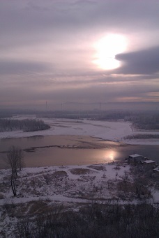 Между