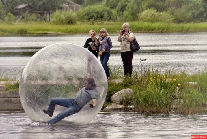 В зорбе. Комментарий к фото