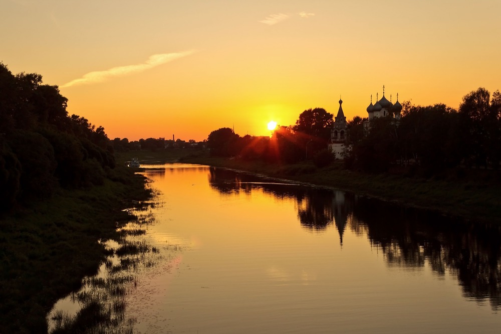 Храмы на закате и рассвете