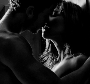 Желаю поцелуев и объятий много...