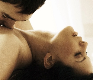 Красоту богини постигая...