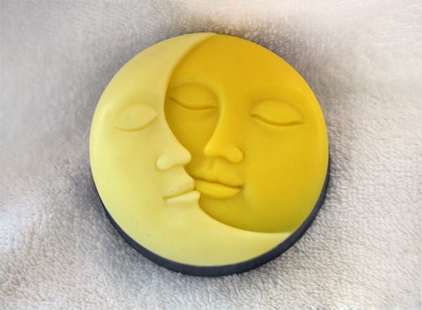 Луна и месяц