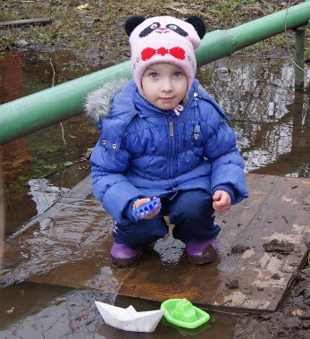 Мысль обрывая счастья нити иногда