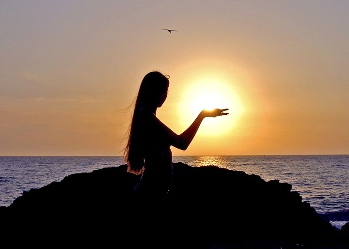 Я солнце принесу тебе в подарок