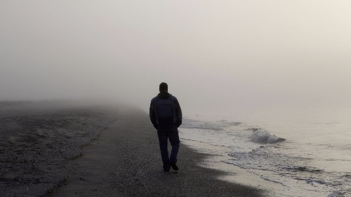 Я лишний здесь