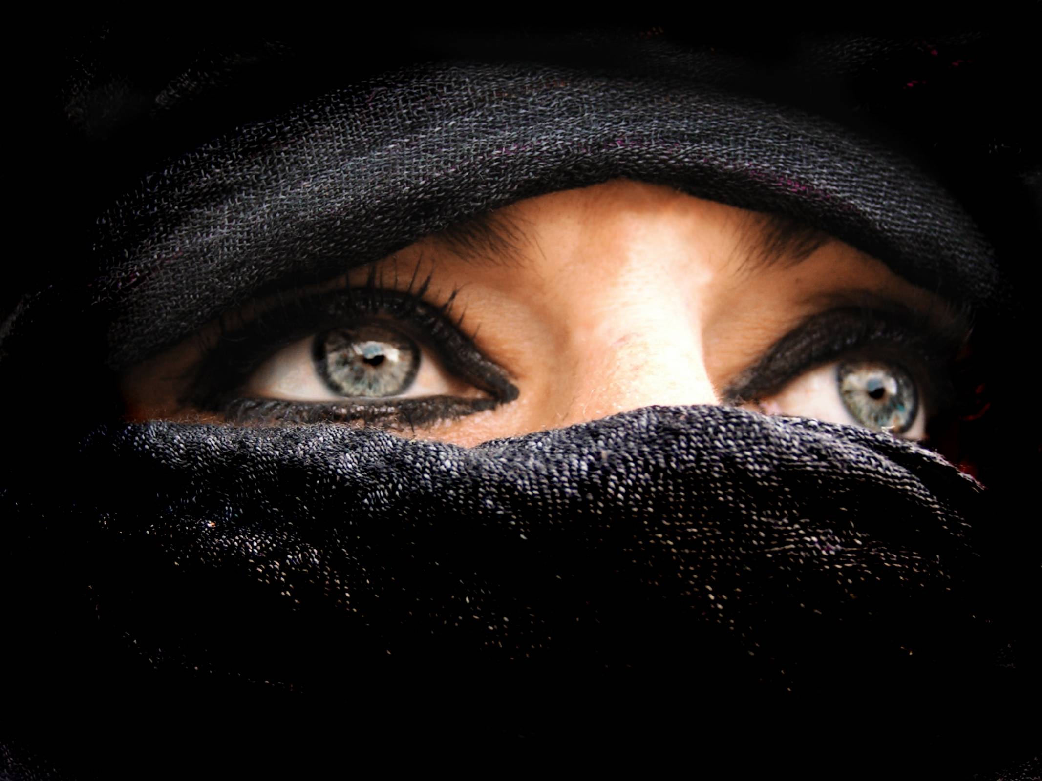 Beautiful eyes. Наташа Магомедова. Хулиганка зато мусульманка. Женские глаза. Красивые женские глаза.