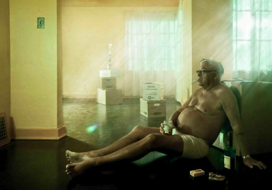 Глюконавтам... с опущенными руками