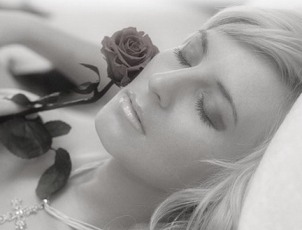 Был вечер, поцелуям ты внимала...