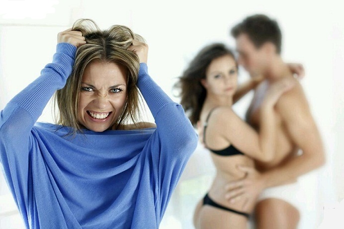 Дочку замужнюю слушал отец...