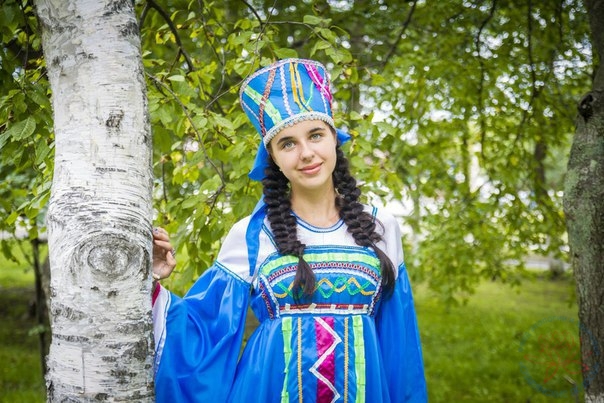 Как женщины меняются весною