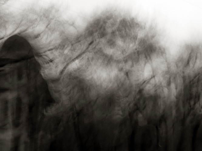 Март нахмурил брови